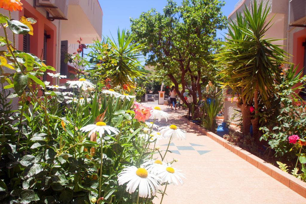 Palmira Apartments Makrýgialos Exterior foto